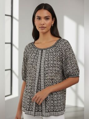 NWT Max Studio London Black White Geometric Rayon Blouse Size XS